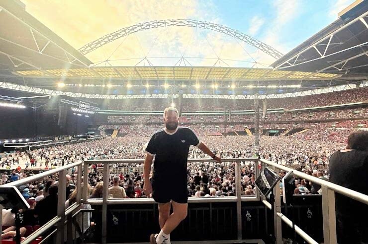 Image for Bringing the thrill of live music to deaf audiences – with the help of air guitar